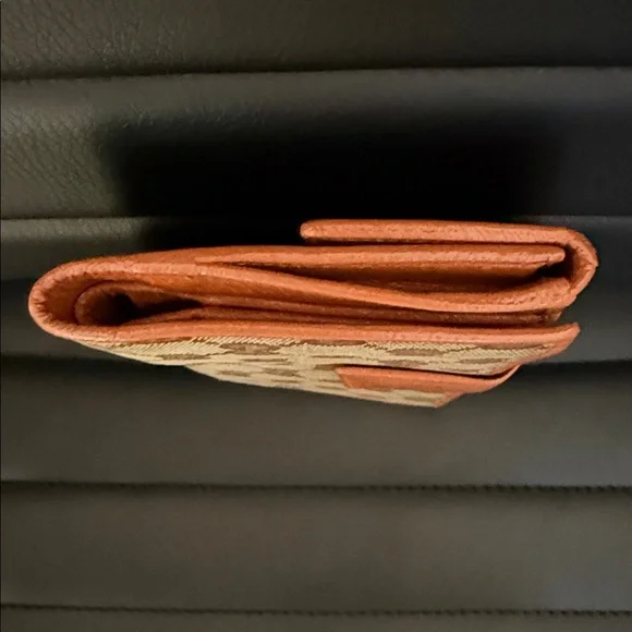 Gucci Beige and Cognac Brown Monogram Wallet - Picture 6 of 8